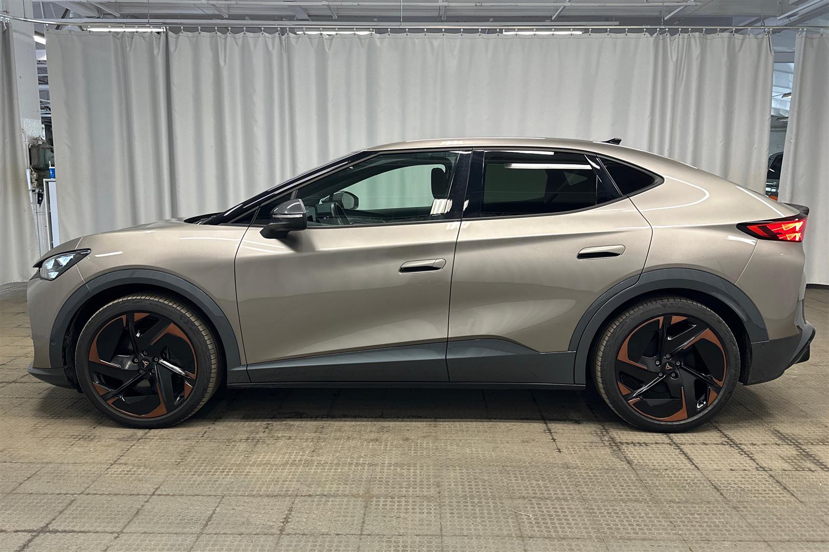Cupra Tavascan VZ 250 kW 77 kWh 4DRIVE 2024, photo 5/44