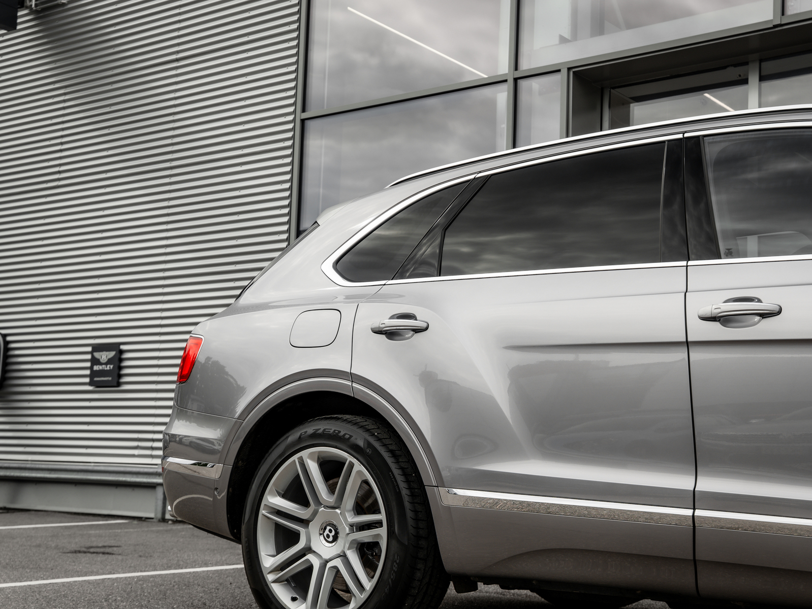 Bentley Bentayga 2020, photo 2/55
