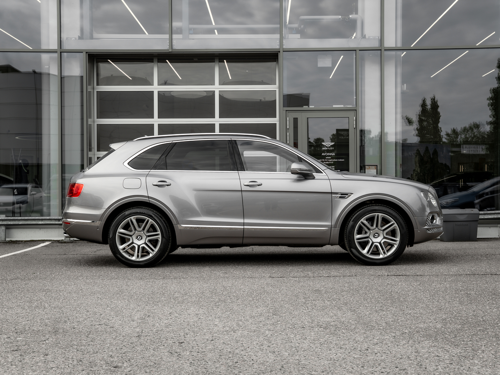 Bentley Bentayga 2020, photo 3/55