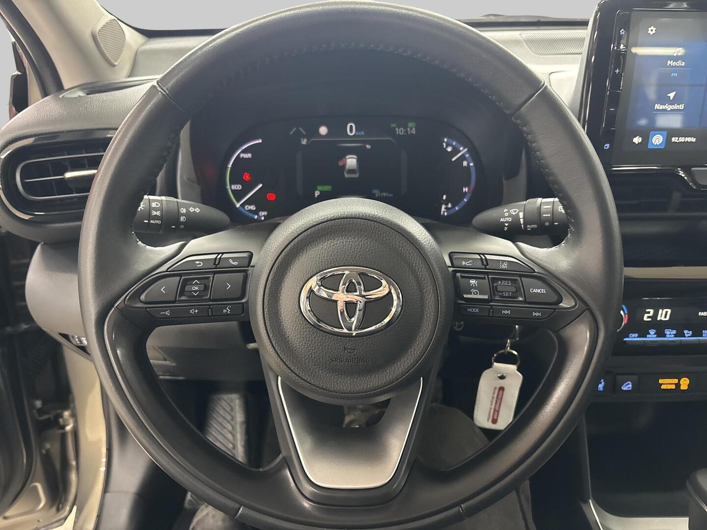 TOYOTA YARIS CROSS 2024
