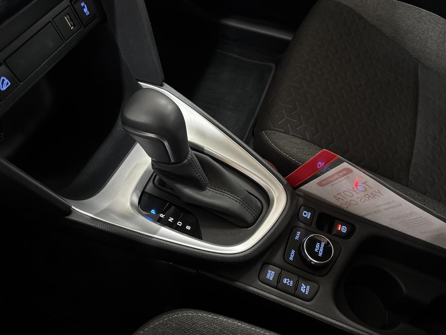 TOYOTA YARIS CROSS 2024