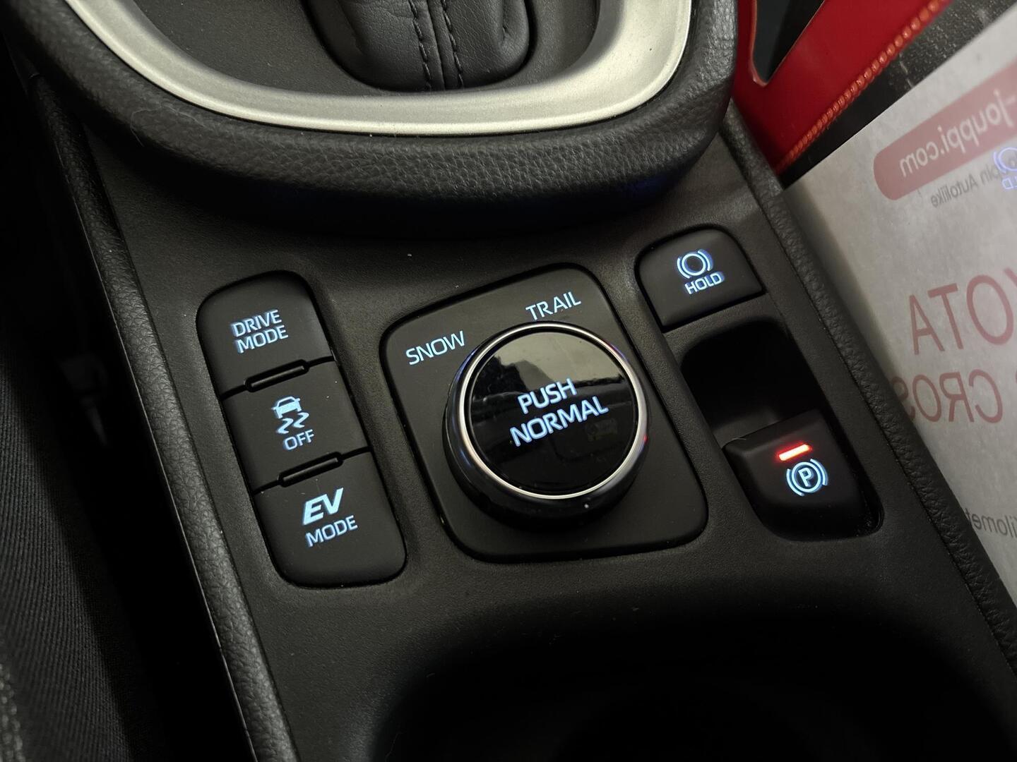 TOYOTA YARIS CROSS 2024
