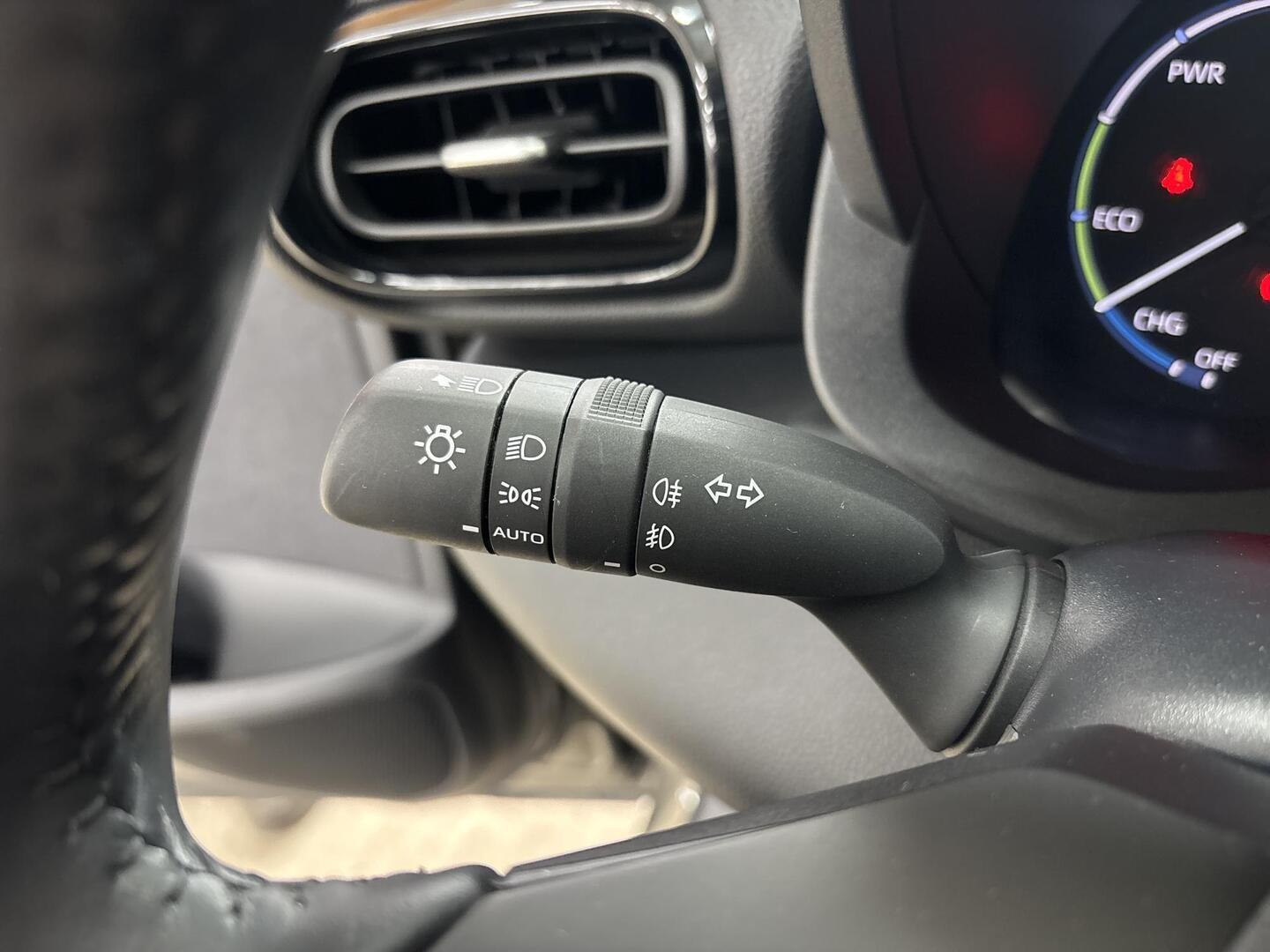 TOYOTA YARIS CROSS 2024