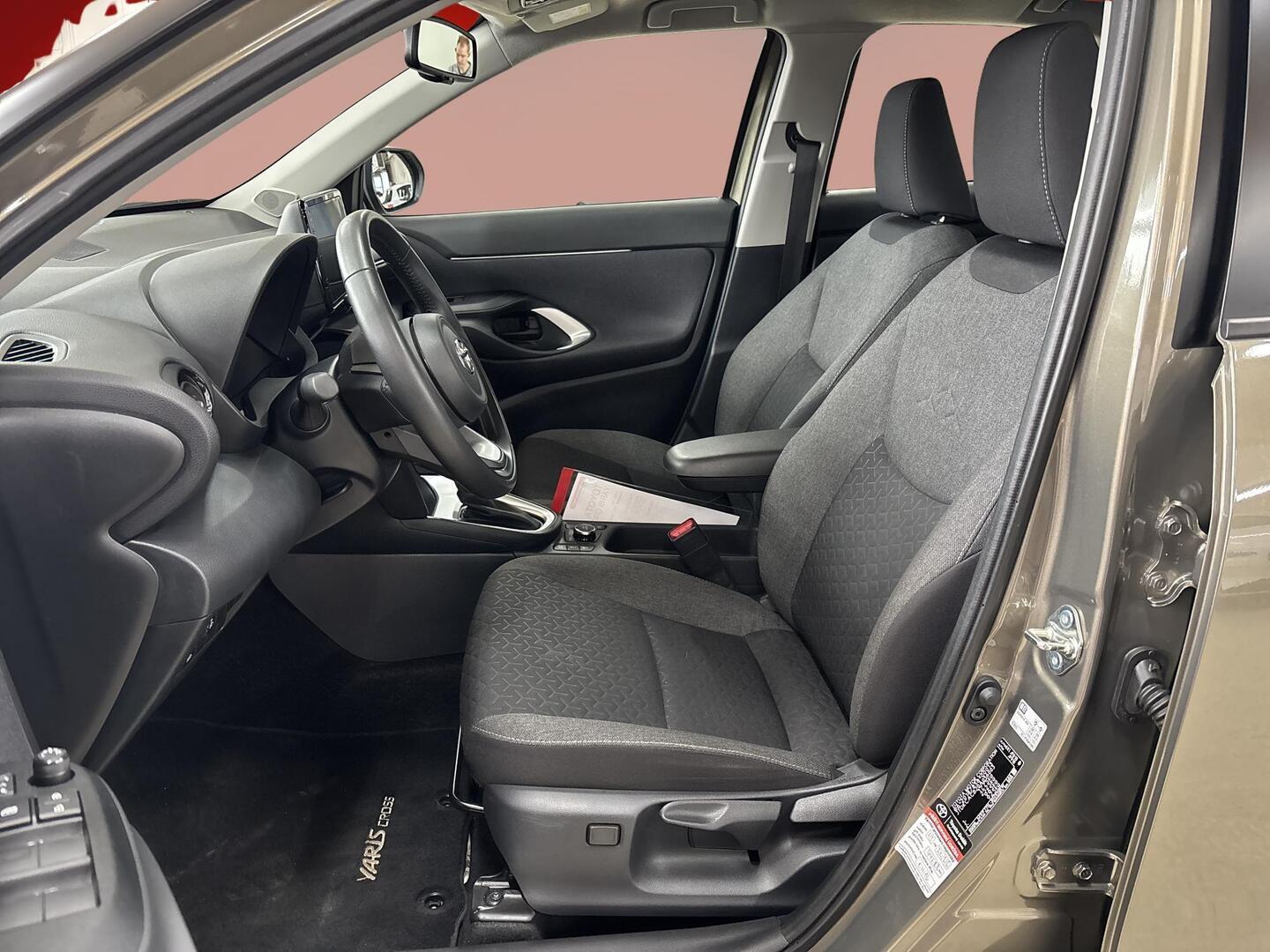 TOYOTA YARIS CROSS 2024