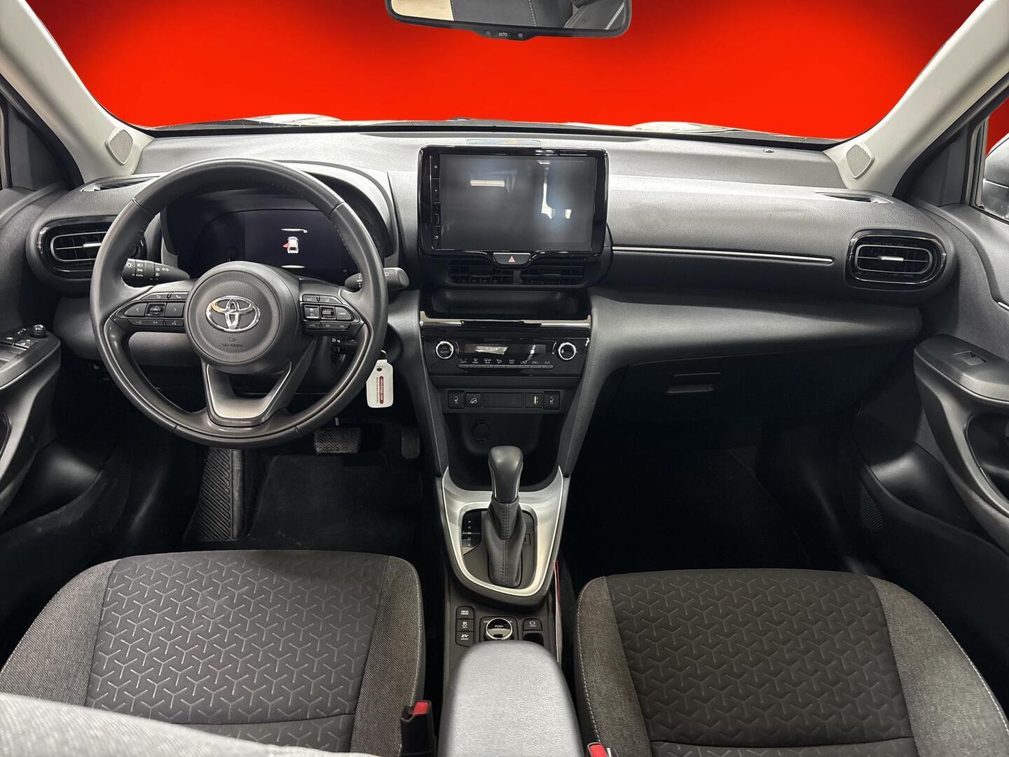 TOYOTA YARIS CROSS 2024
