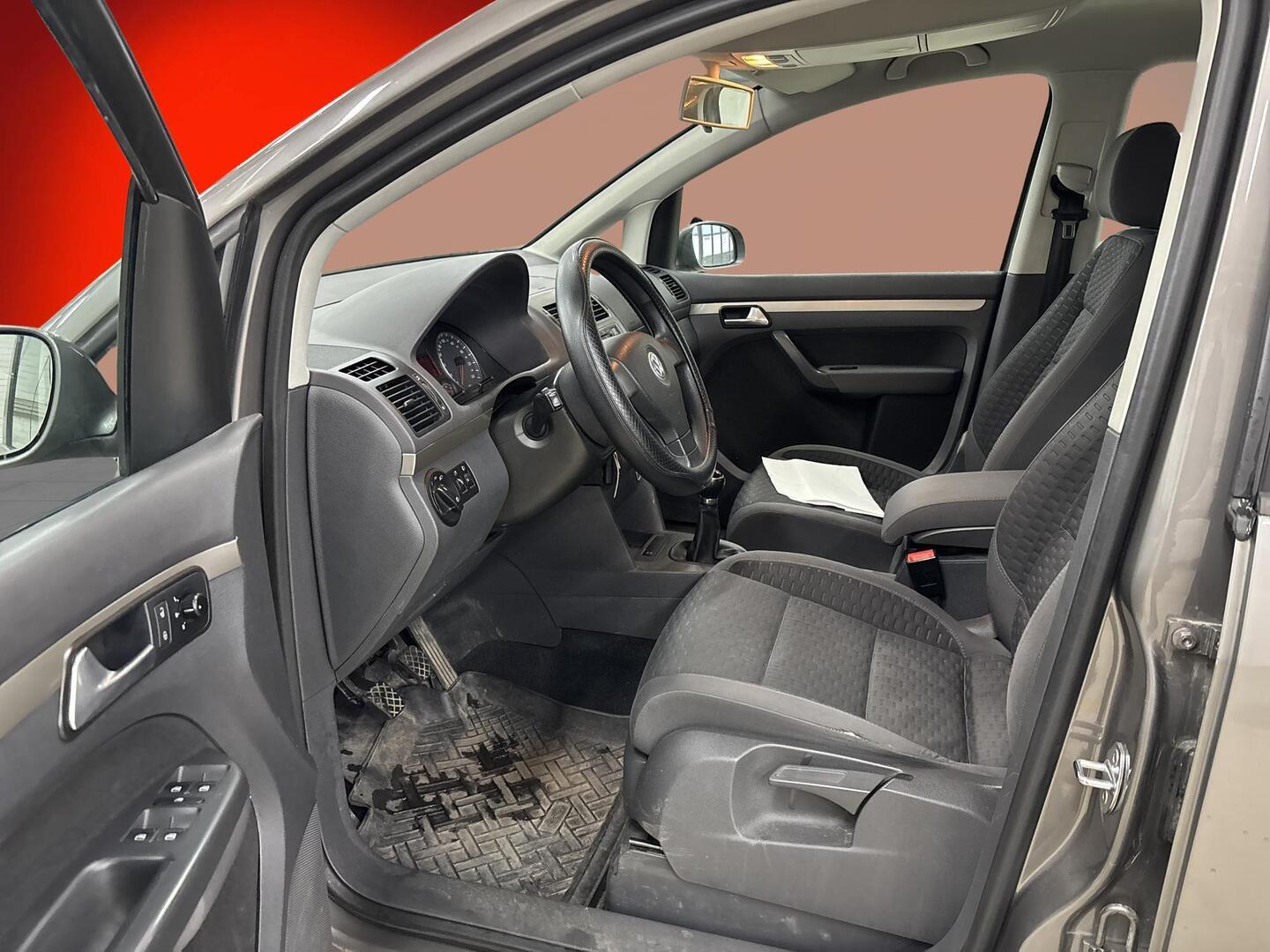VOLKSWAGEN Touran 2008