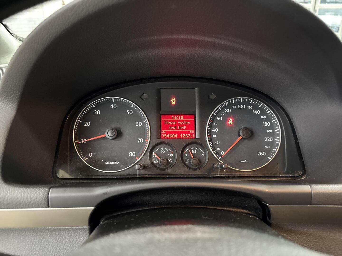 VOLKSWAGEN Touran 2008