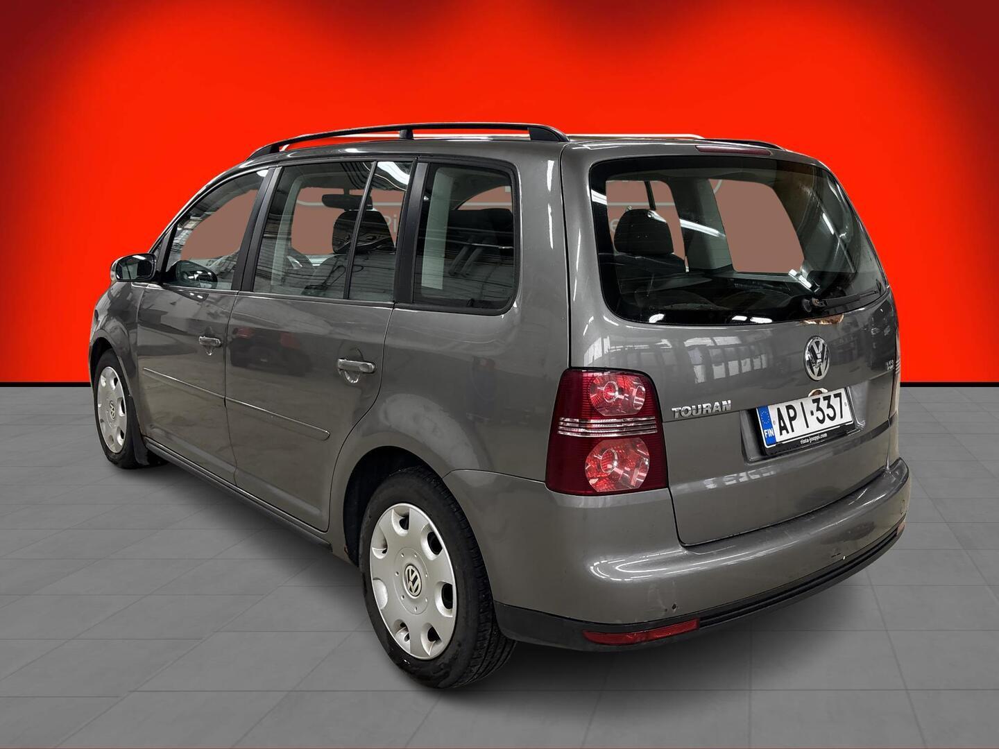VOLKSWAGEN Touran 2008