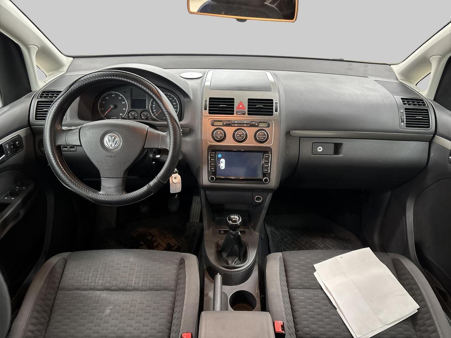 VOLKSWAGEN Touran 2008