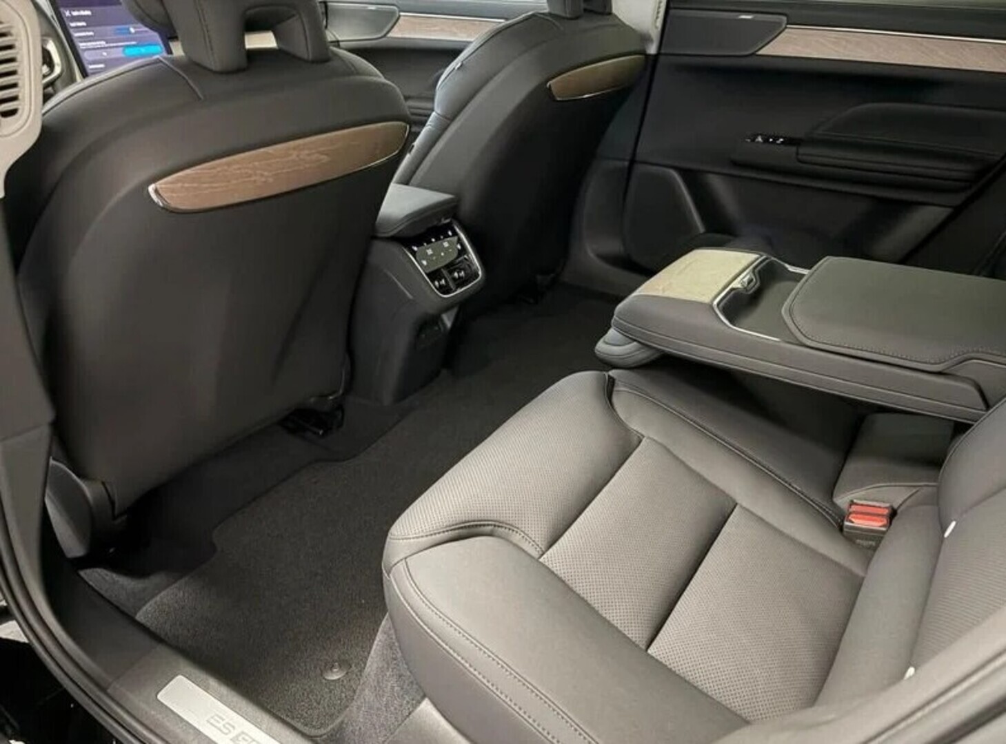 VOLVO ES90 2026