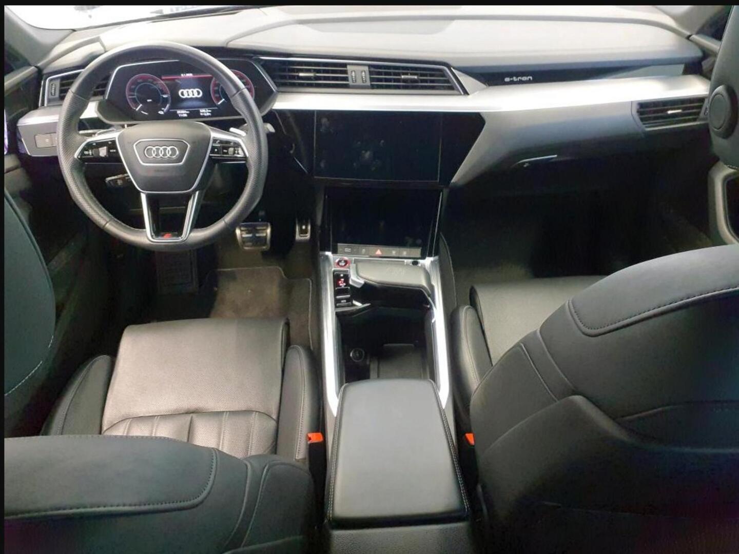 AUDI E-TRON 2022