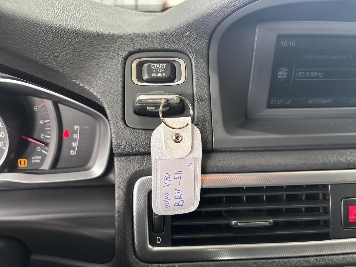 VOLVO V70 2015