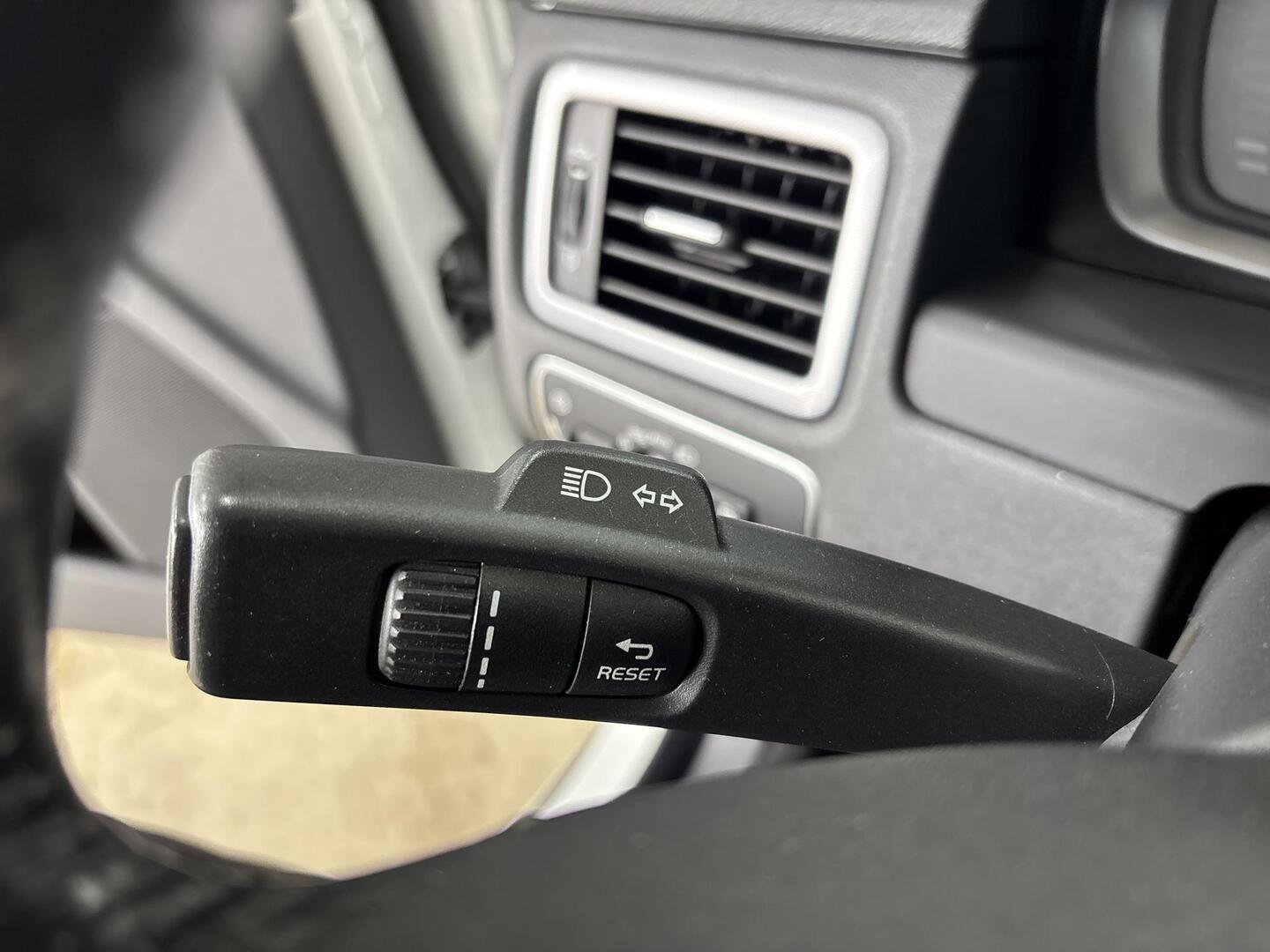 VOLVO V70 2015