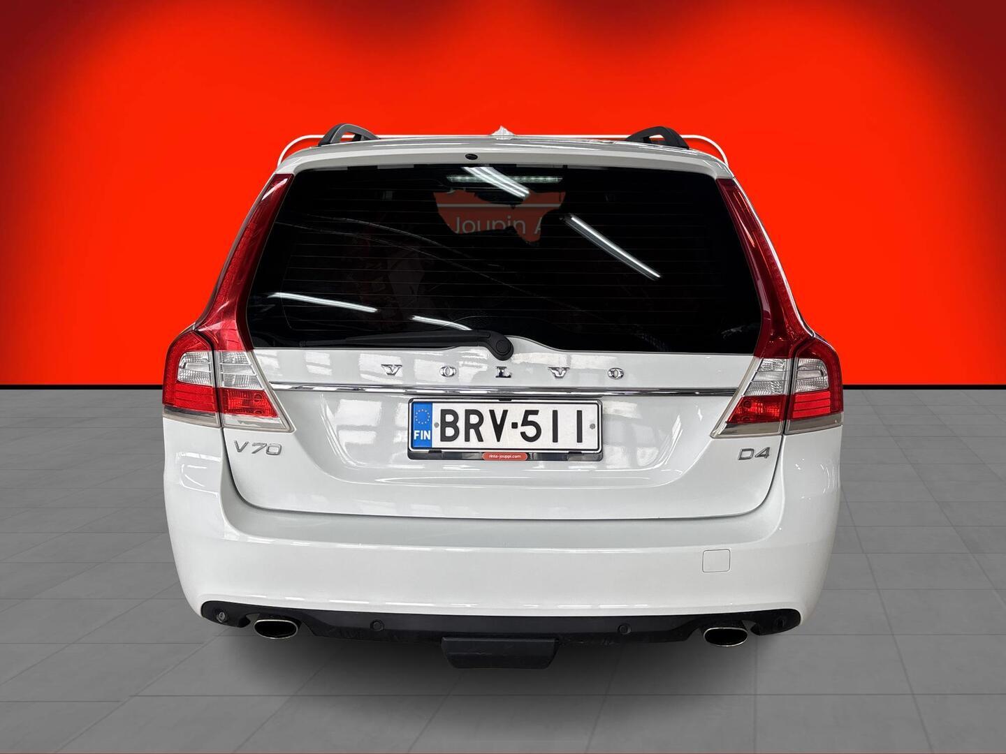 VOLVO V70 2015