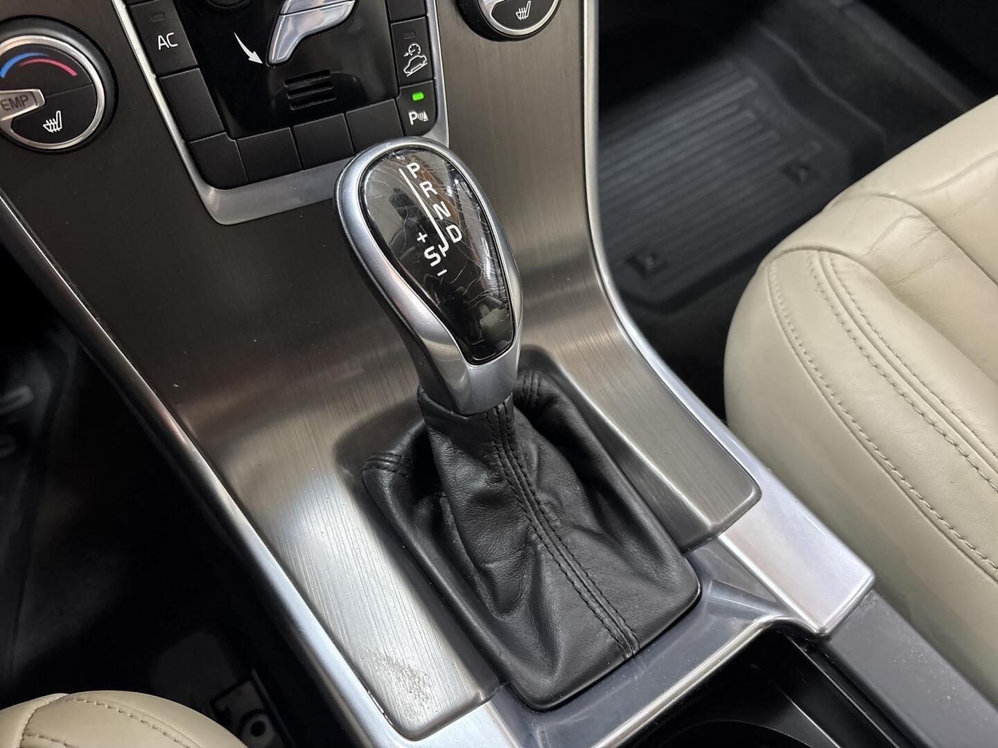 VOLVO XC60 2014