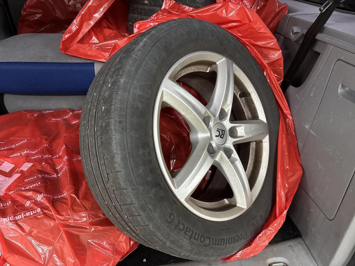 VOLKSWAGEN Caddy Maxi 2008