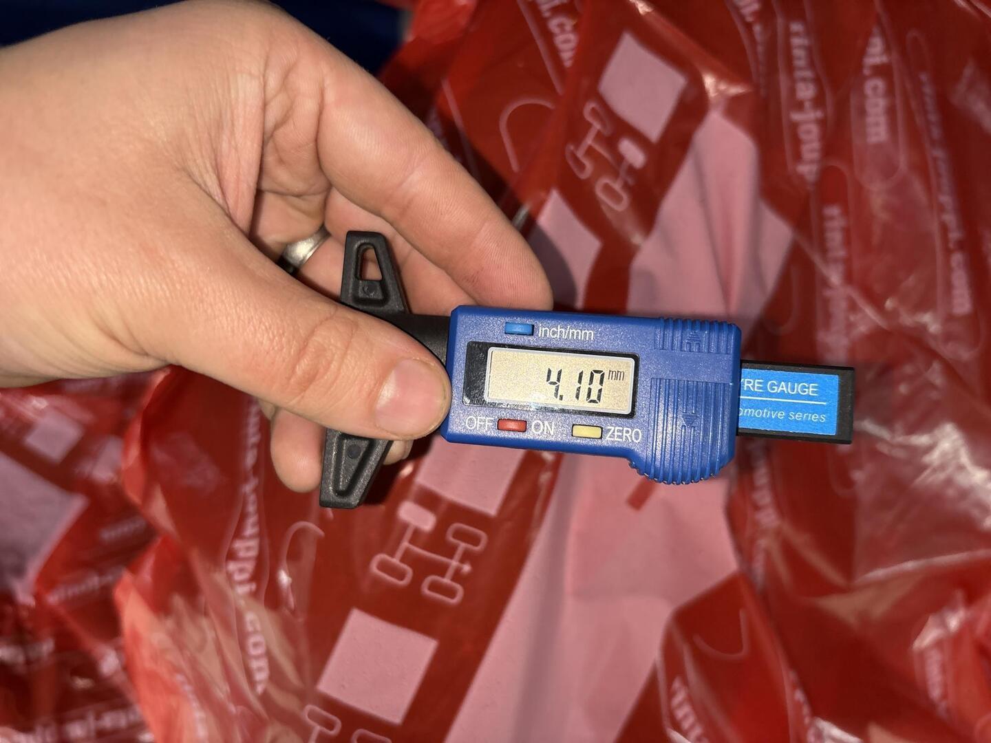 VOLKSWAGEN Caddy Maxi 2008