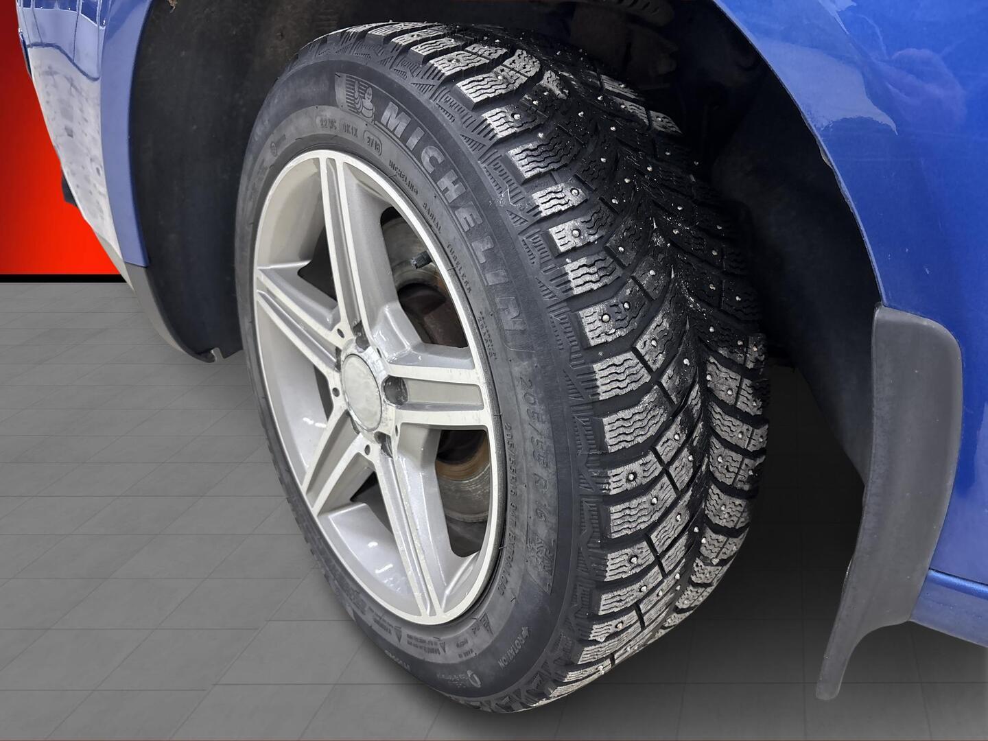 VOLKSWAGEN Caddy Maxi 2008