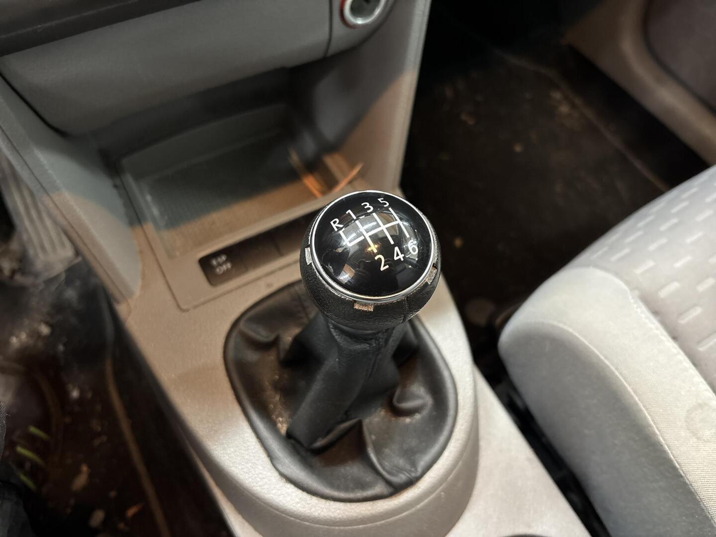 VOLKSWAGEN Touran 2009