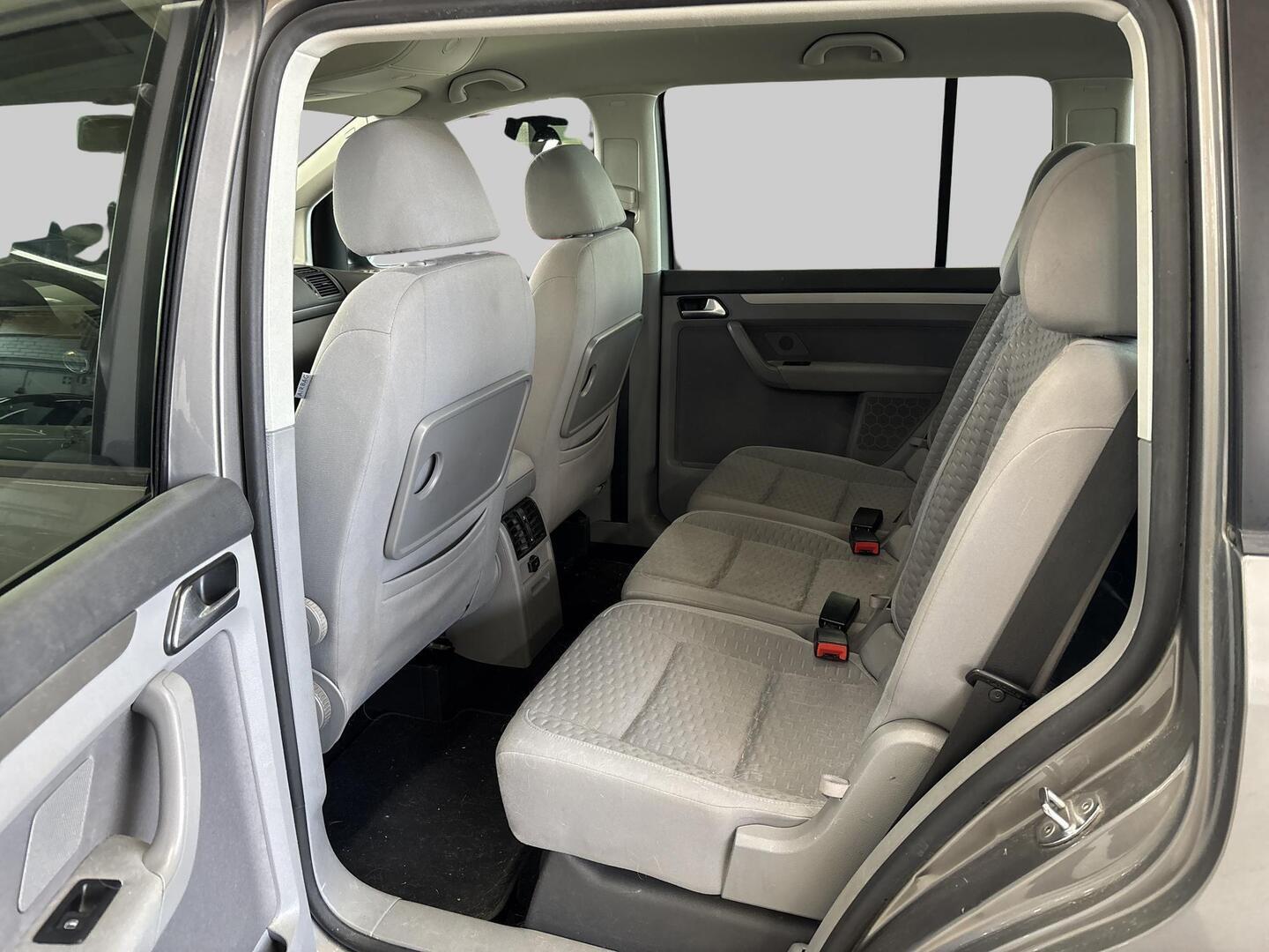 VOLKSWAGEN Touran 2009