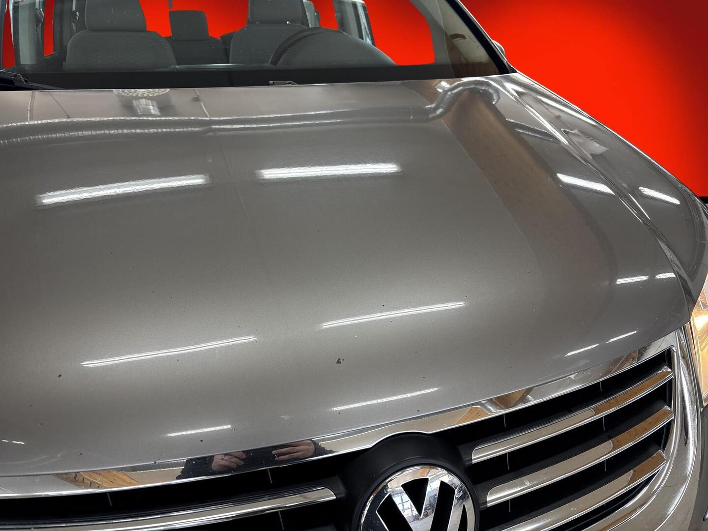 VOLKSWAGEN Touran 2009