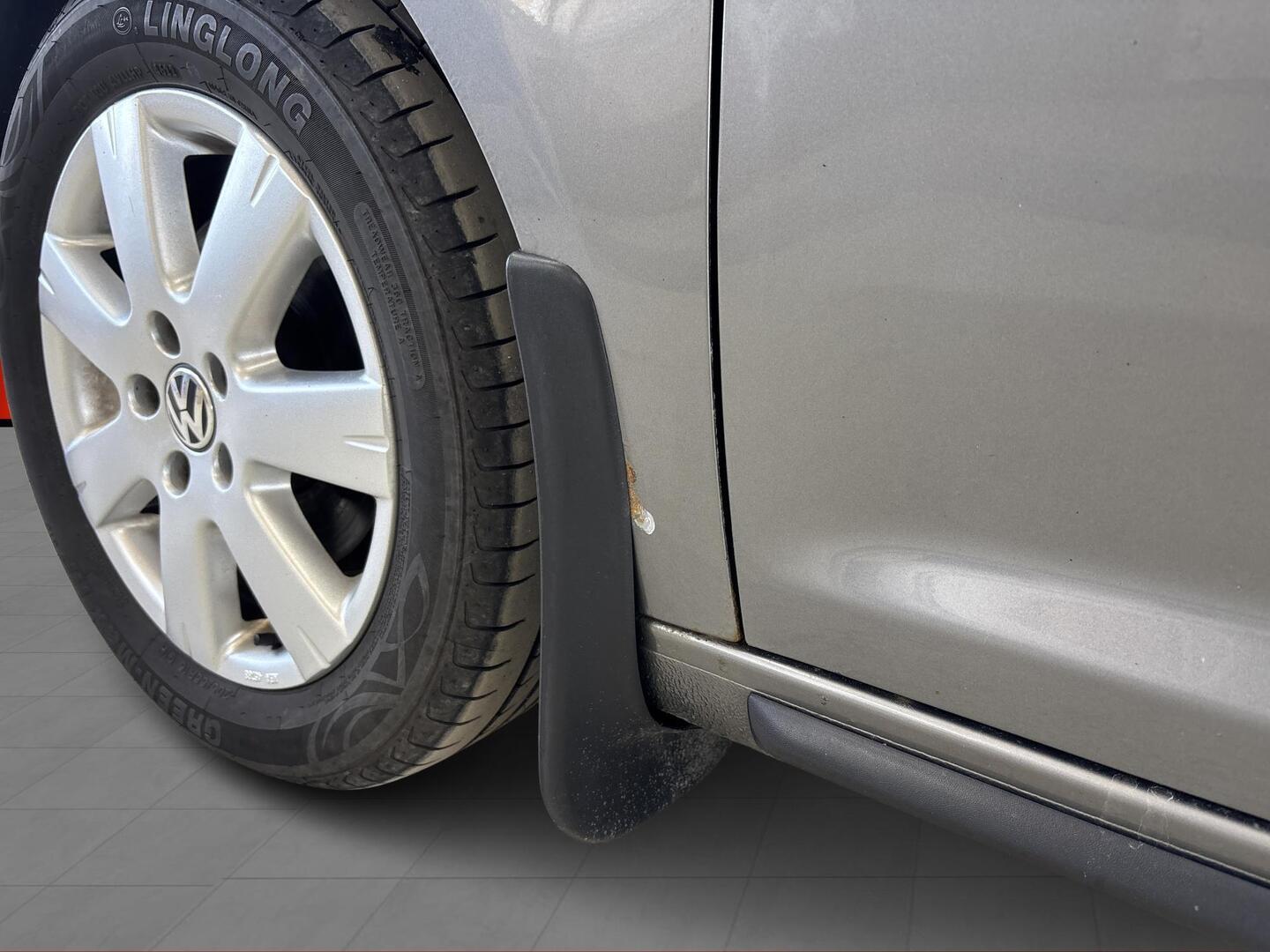 VOLKSWAGEN Touran 2009