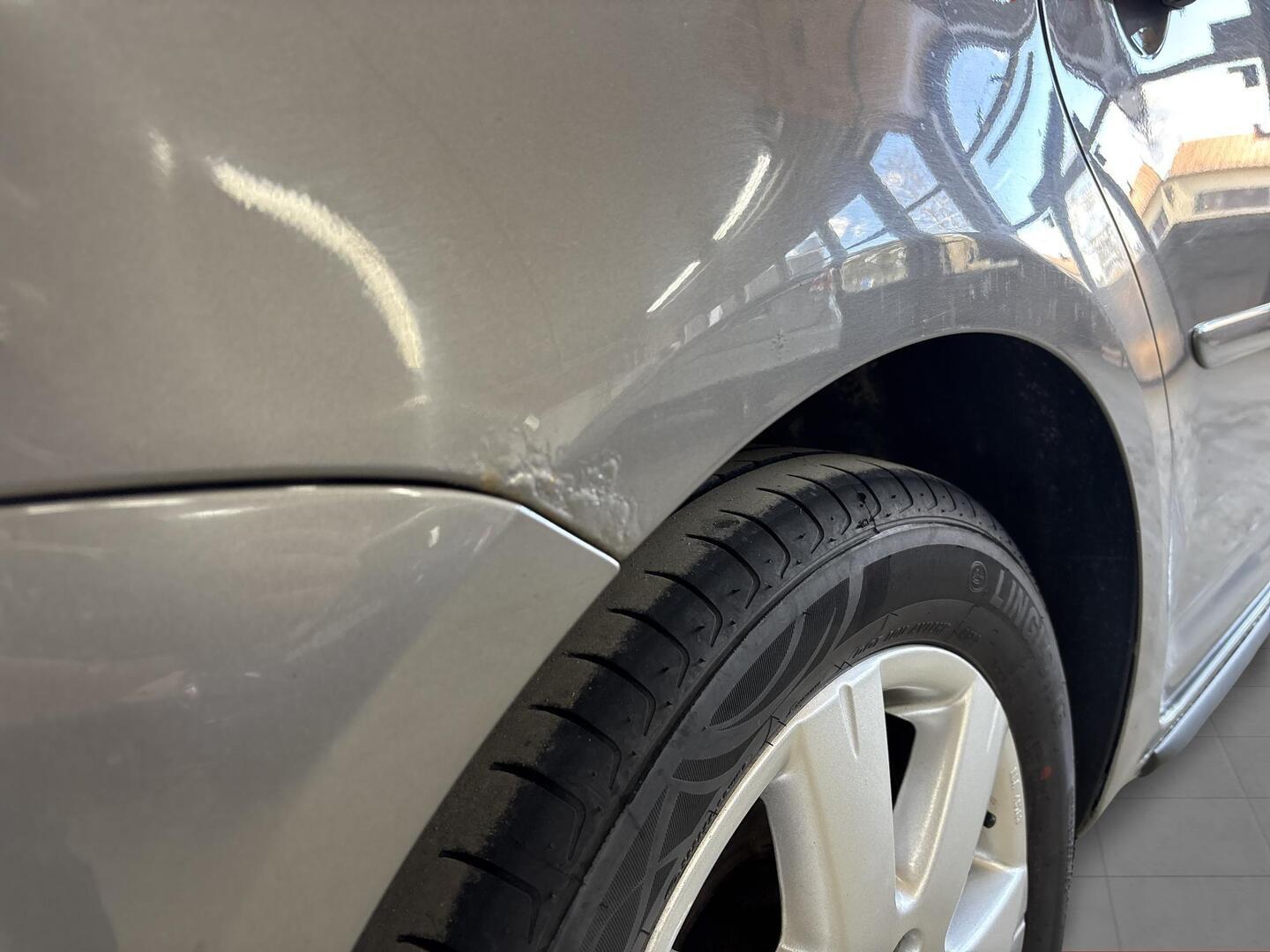 VOLKSWAGEN Touran 2009
