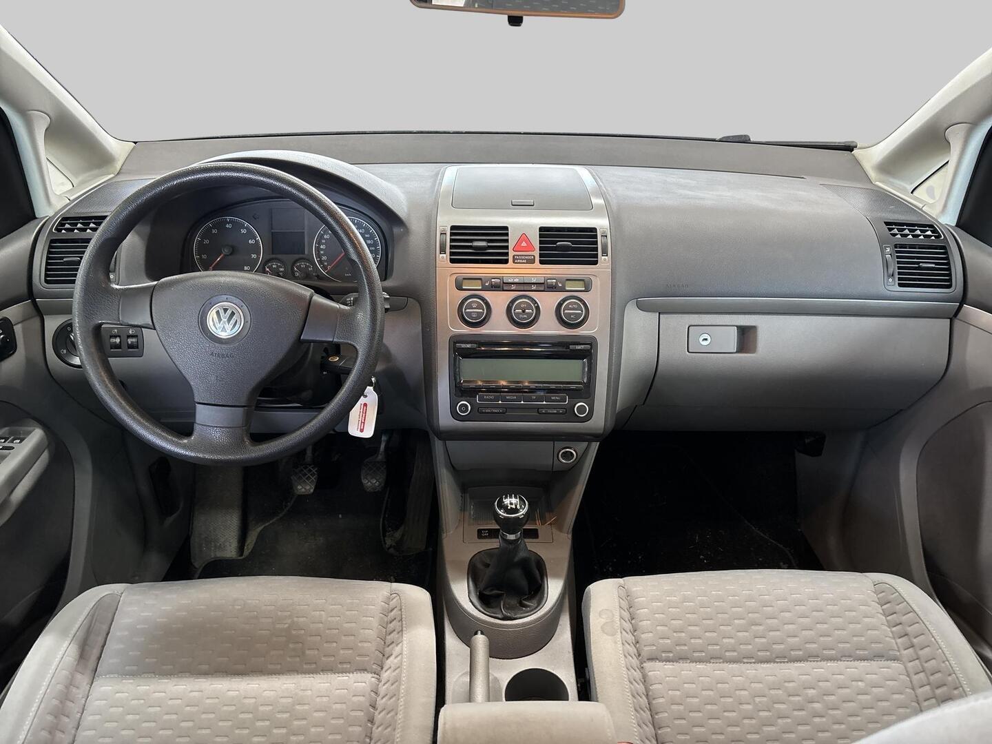 VOLKSWAGEN Touran 2009