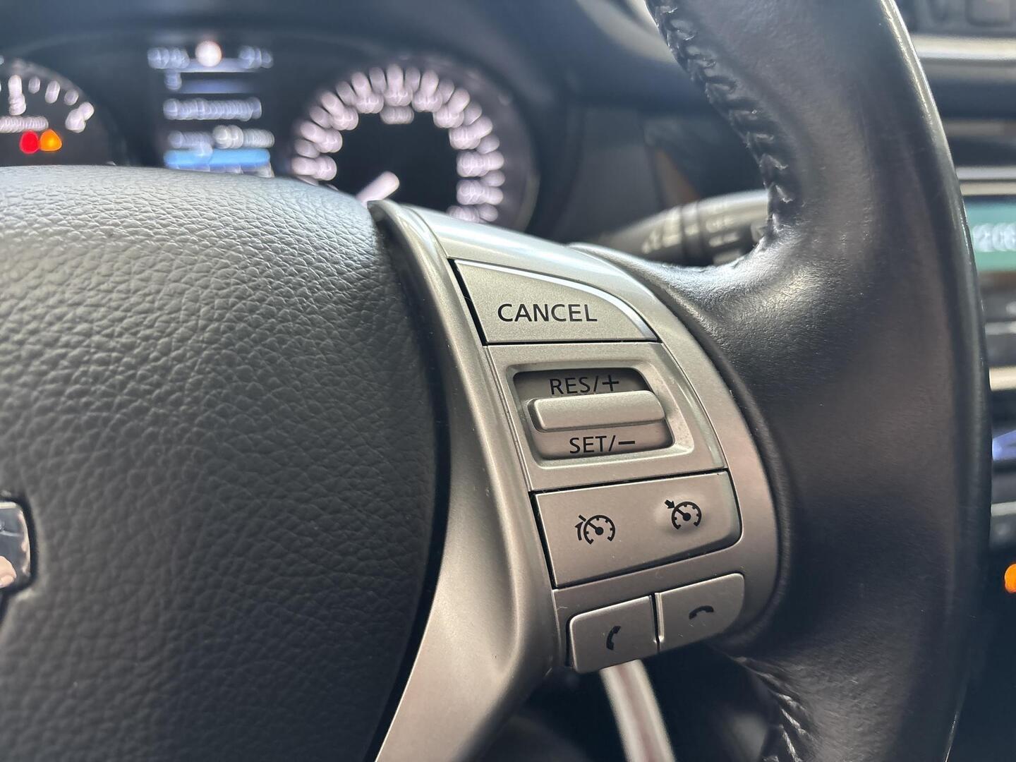 NISSAN Qashqai 2015
