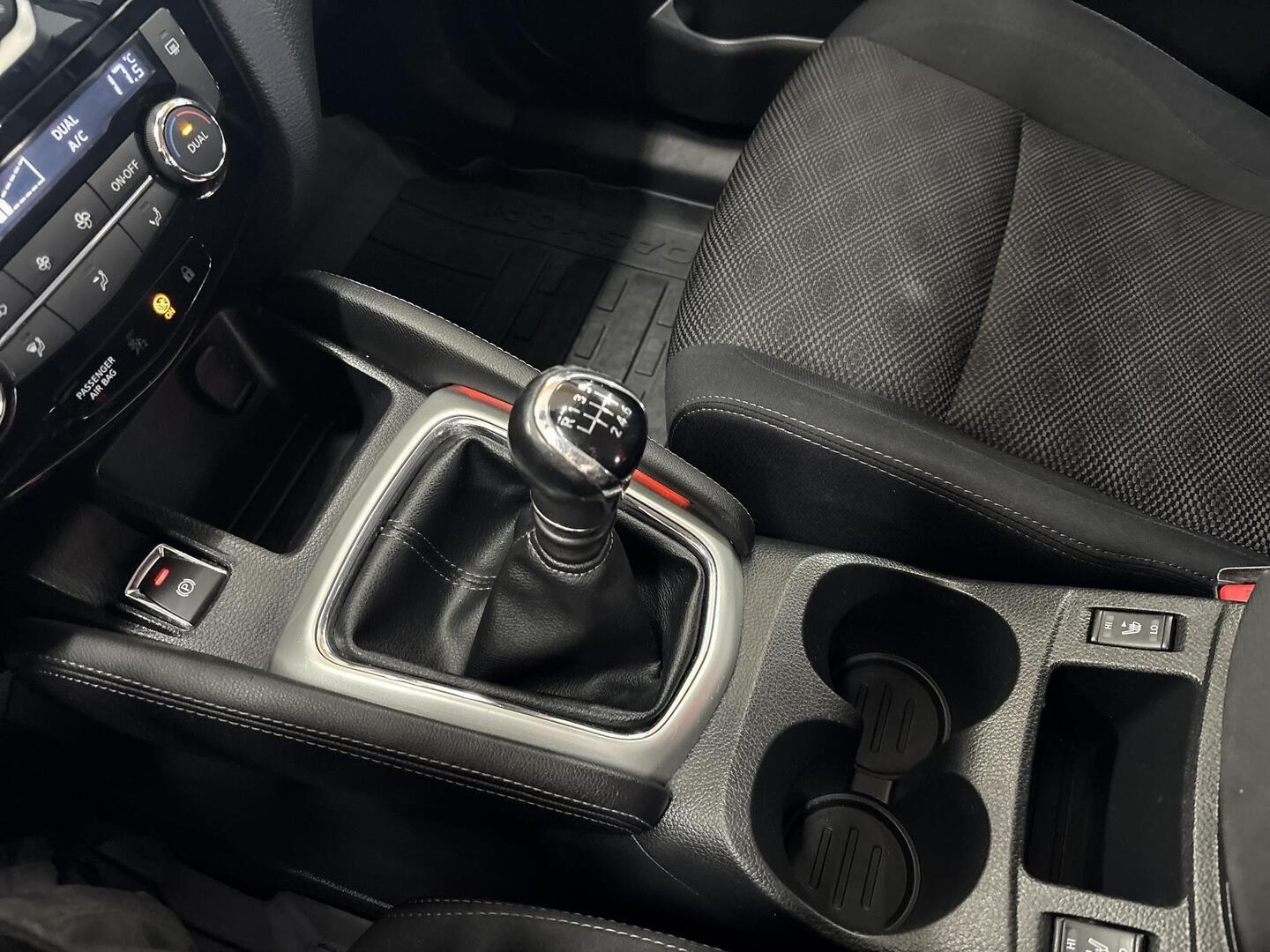 NISSAN Qashqai 2015