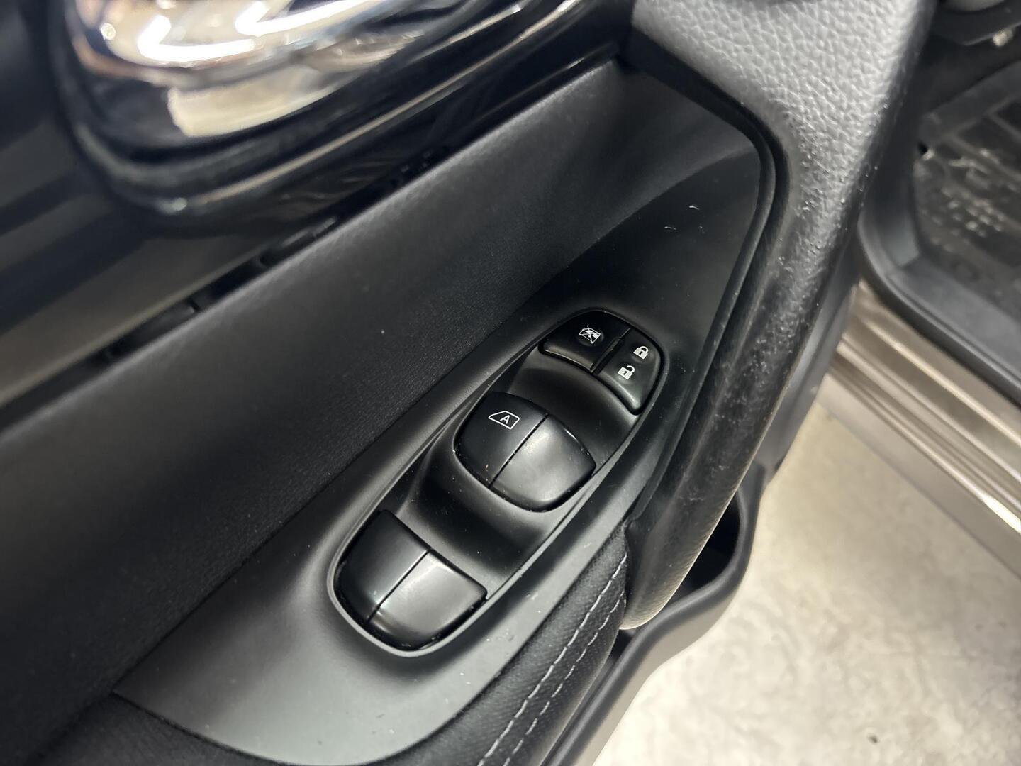 NISSAN Qashqai 2015