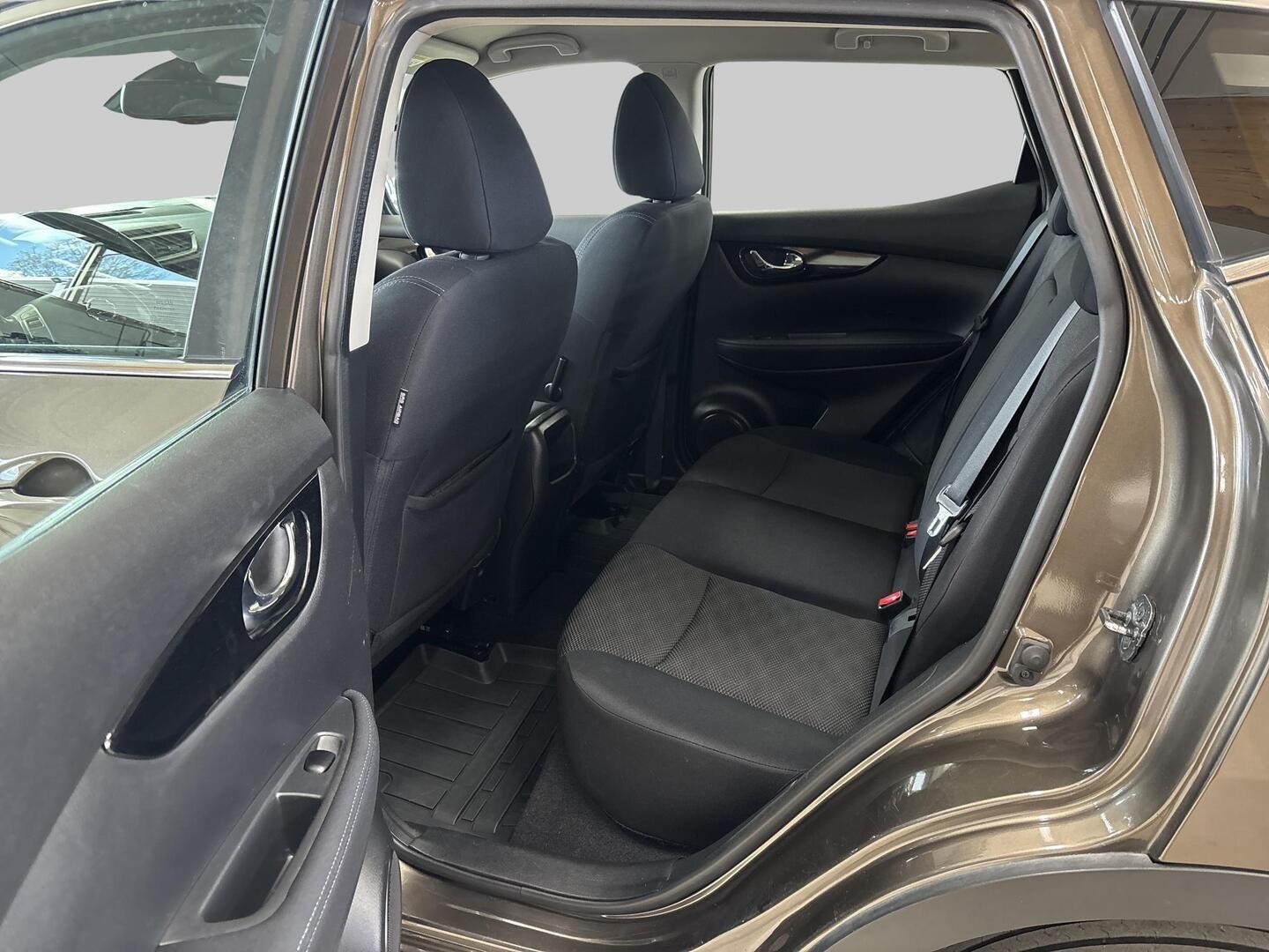 NISSAN Qashqai 2015