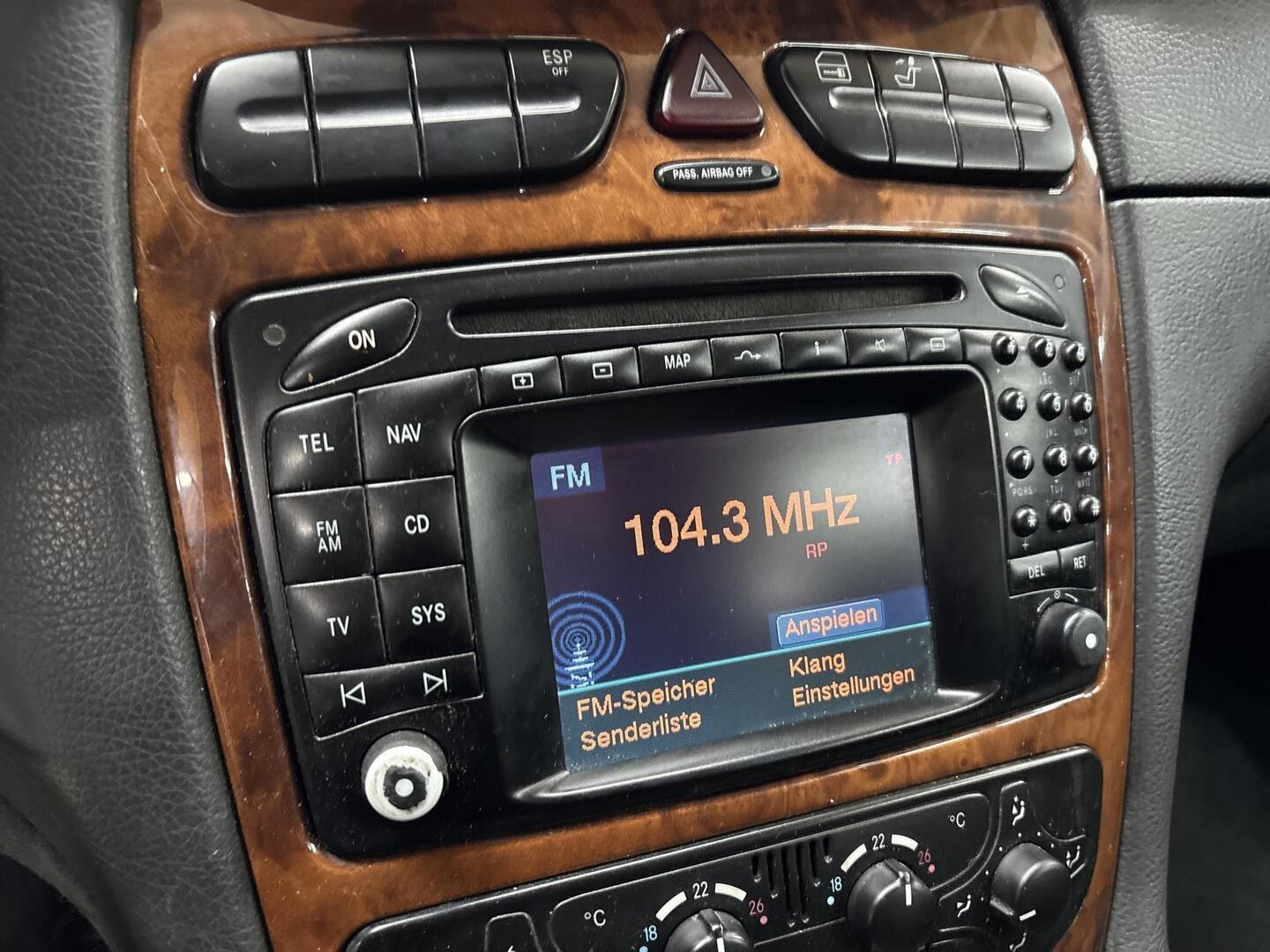 MERCEDES-BENZ CLK 2004