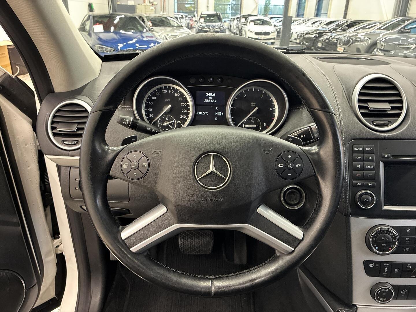 MERCEDES-BENZ GL 2011