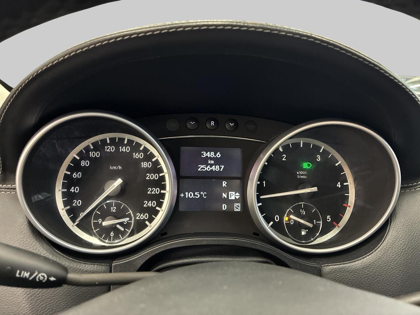 MERCEDES-BENZ GL 2011