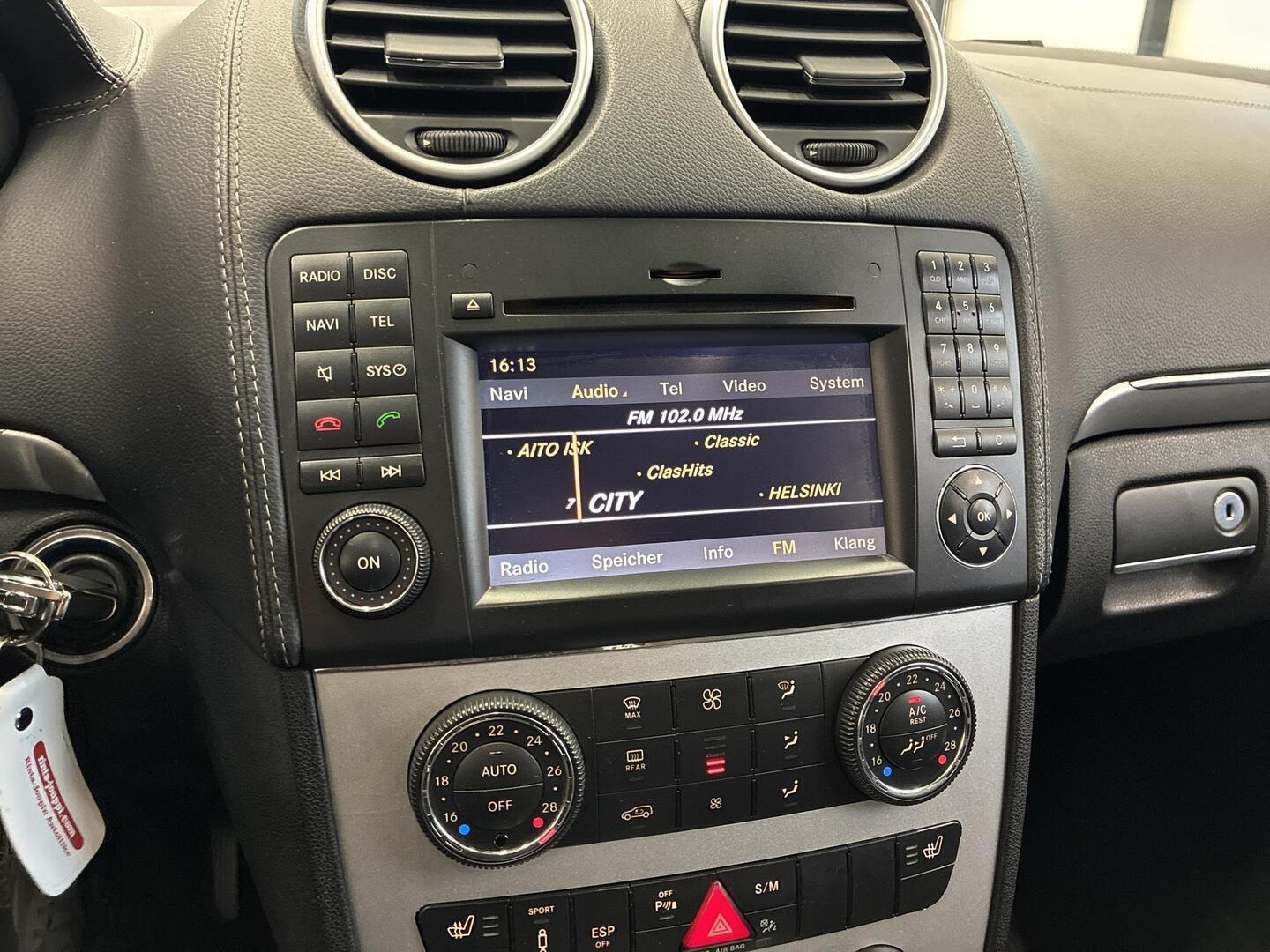 MERCEDES-BENZ GL 2011