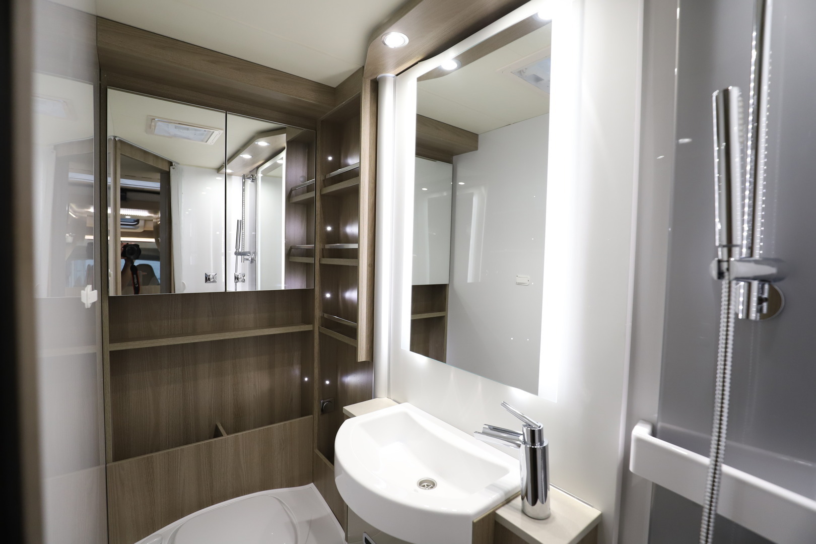 LMC ELEMENT T638 2021