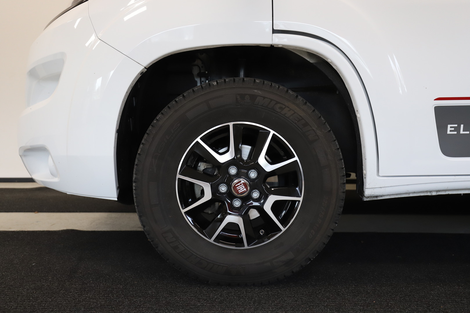 LMC ELEMENT T638 2021