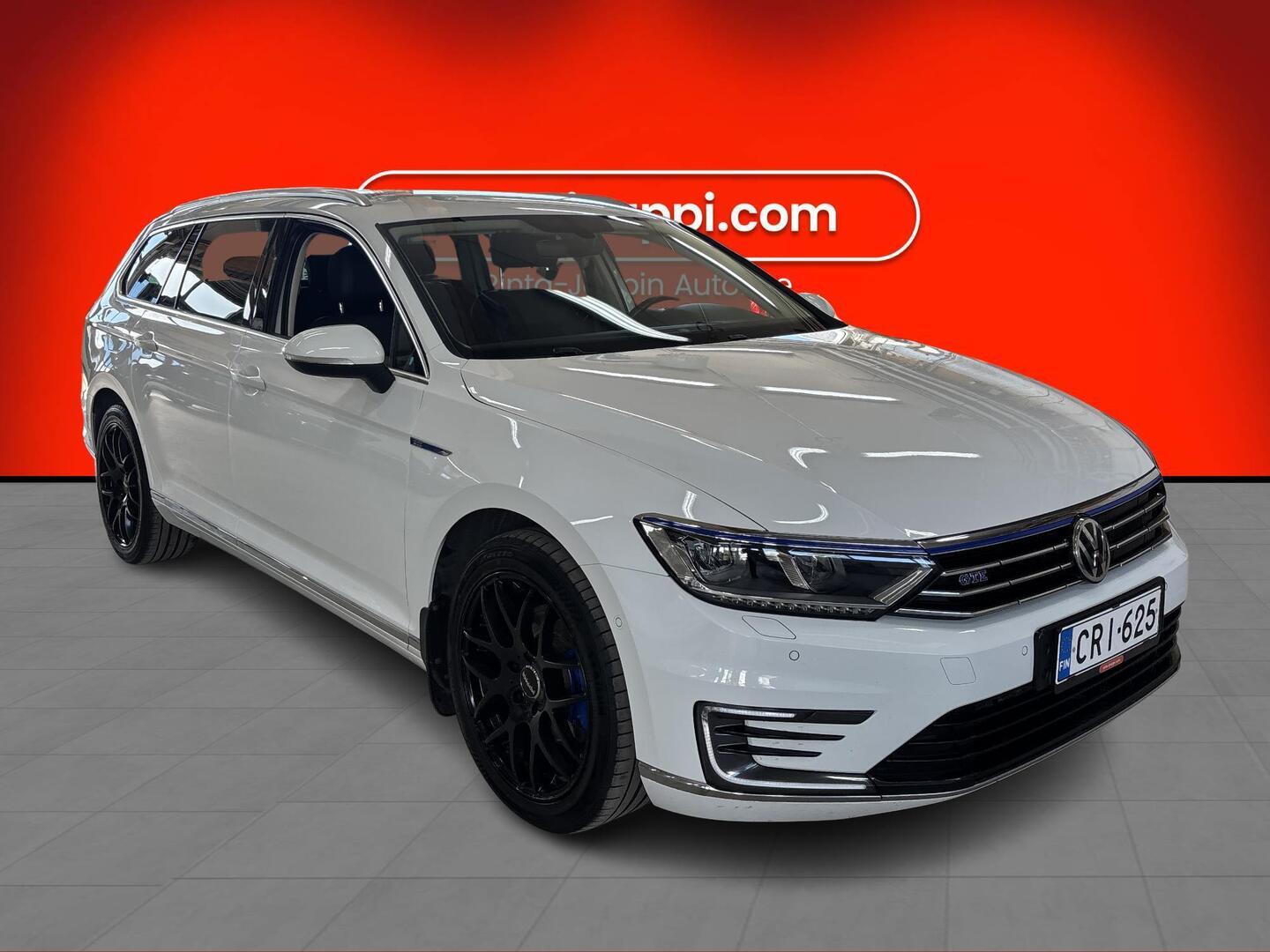 VOLKSWAGEN Passat 2018