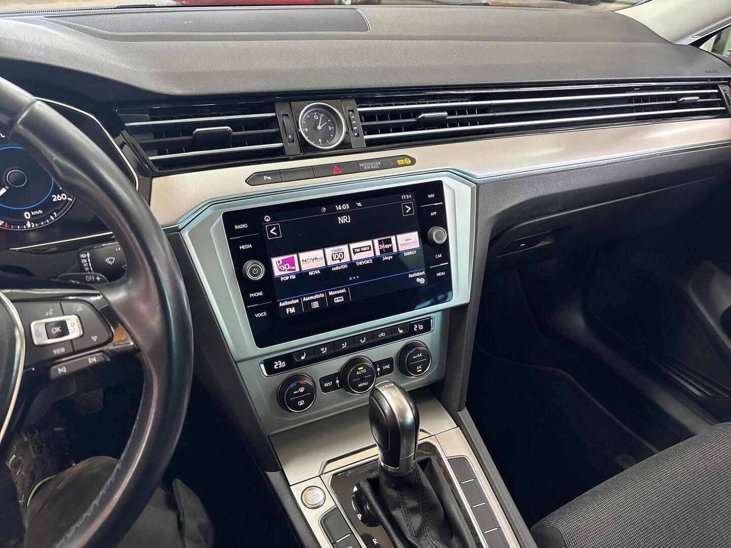 VOLKSWAGEN PASSAT 2019