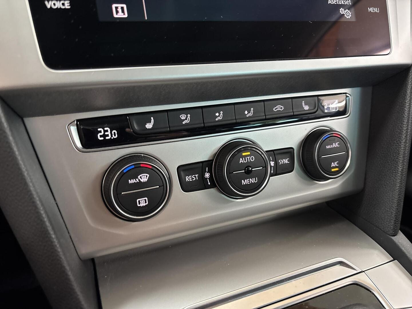 VOLKSWAGEN PASSAT 2019
