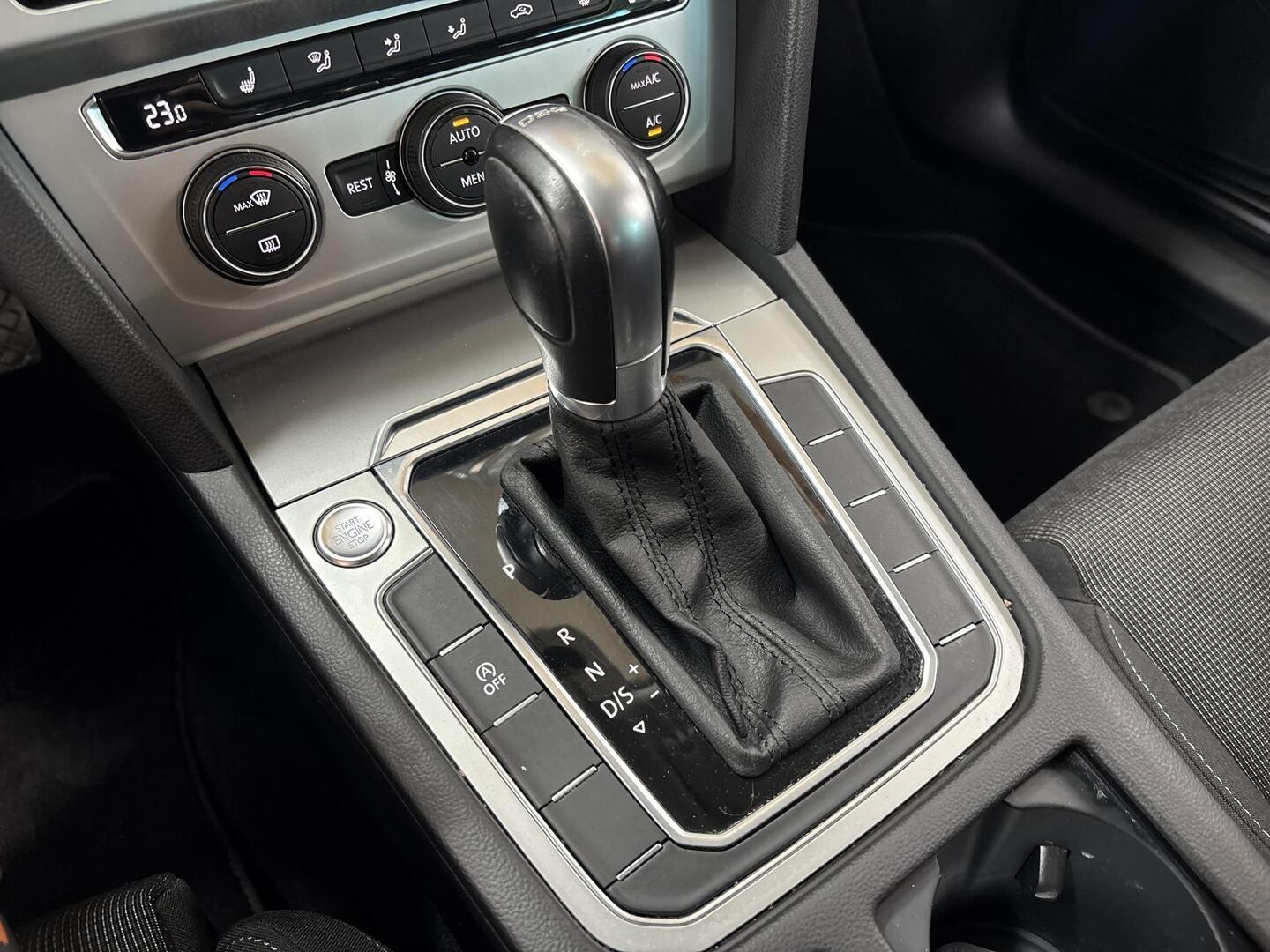VOLKSWAGEN PASSAT 2019