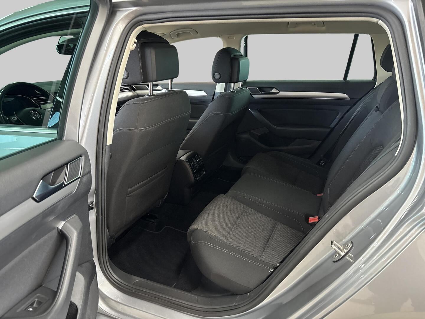 VOLKSWAGEN PASSAT 2019