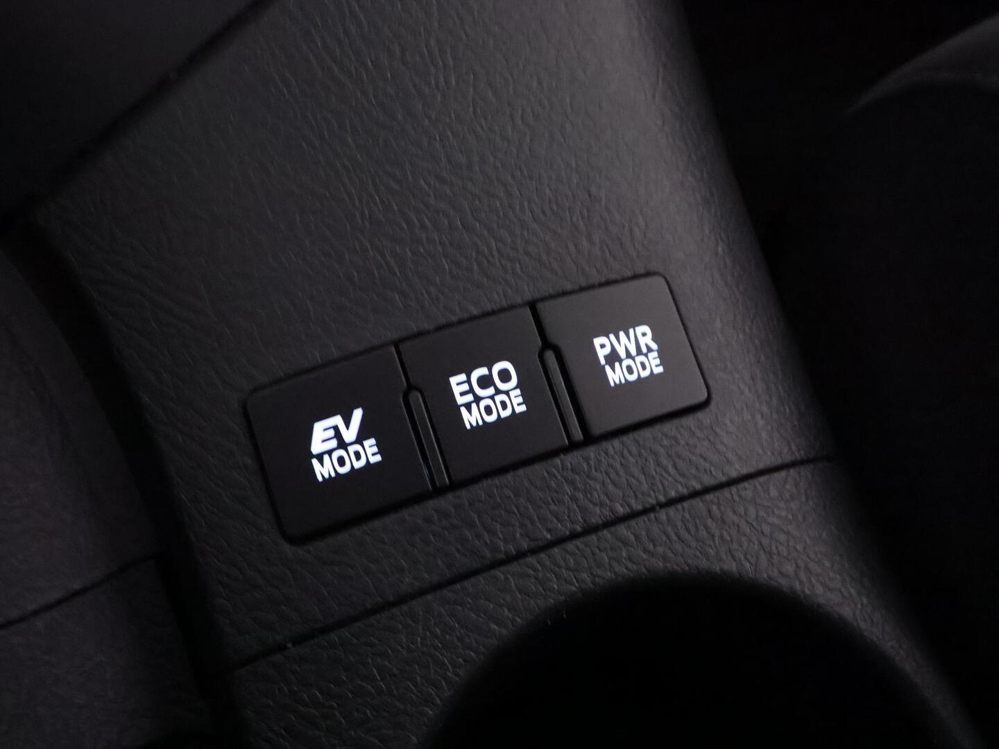 TOYOTA AURIS 2018