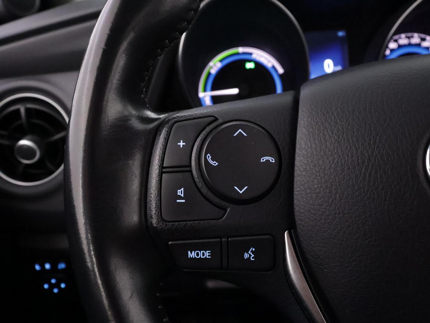 TOYOTA AURIS 2018