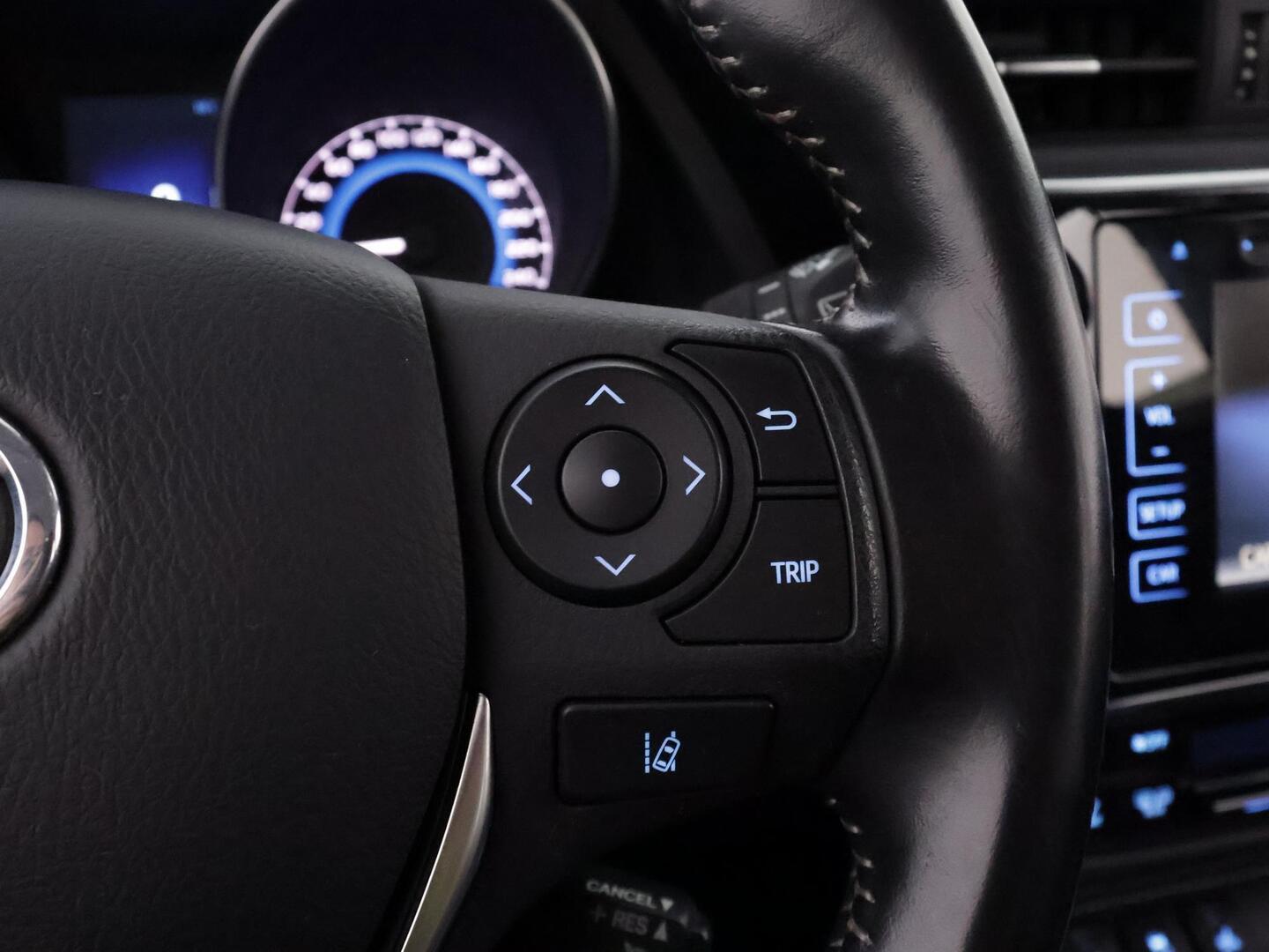 TOYOTA AURIS 2018