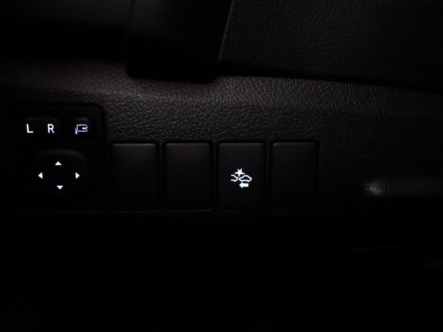 TOYOTA AURIS 2018