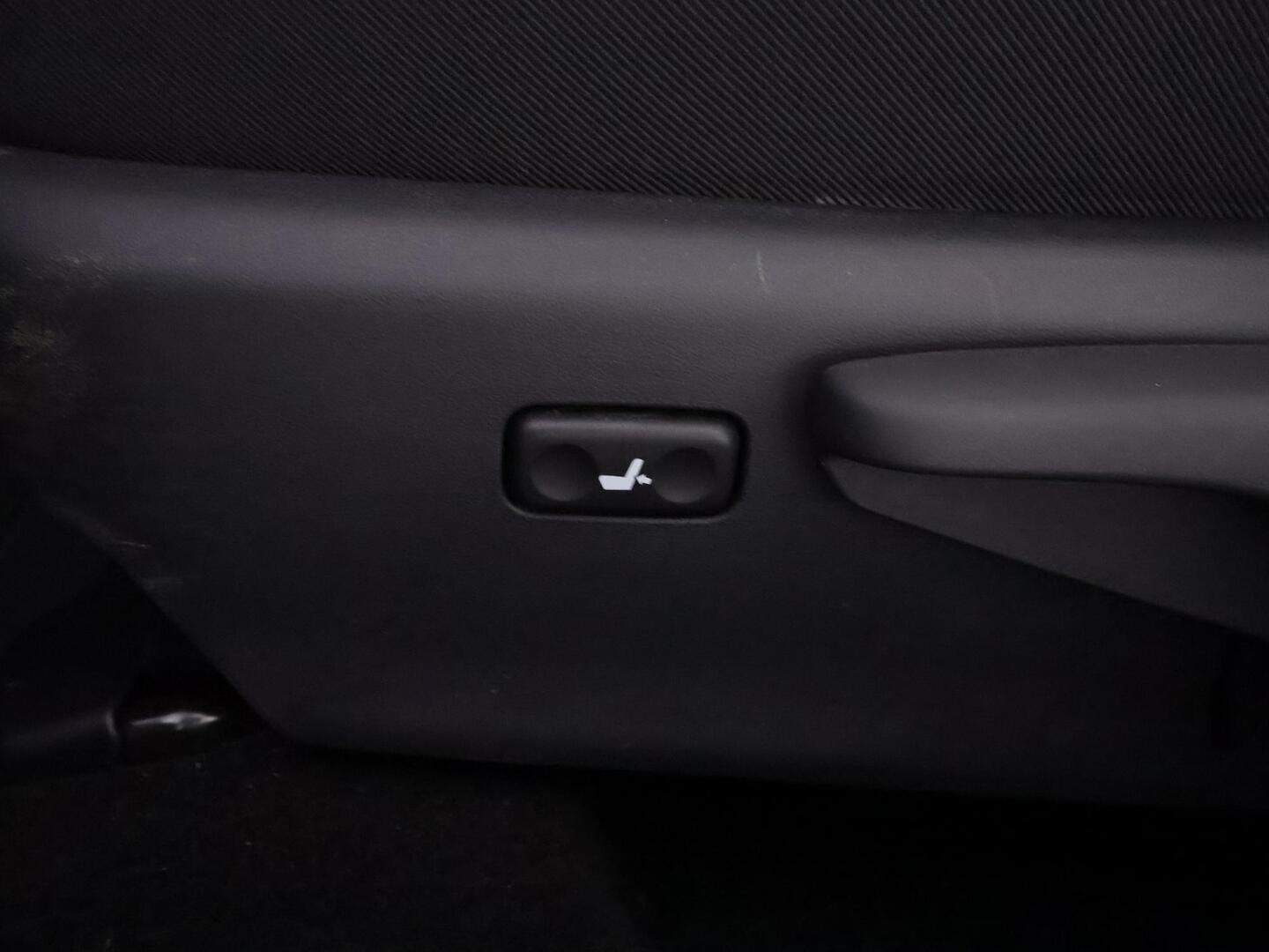 TOYOTA AURIS 2018
