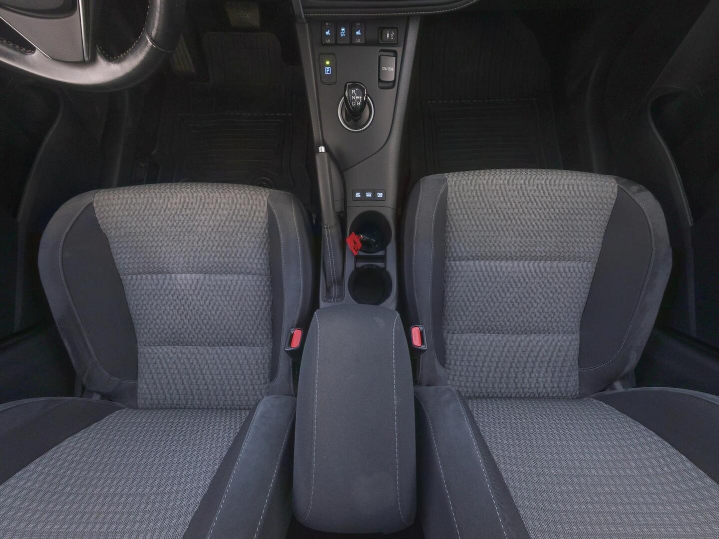 TOYOTA AURIS 2018