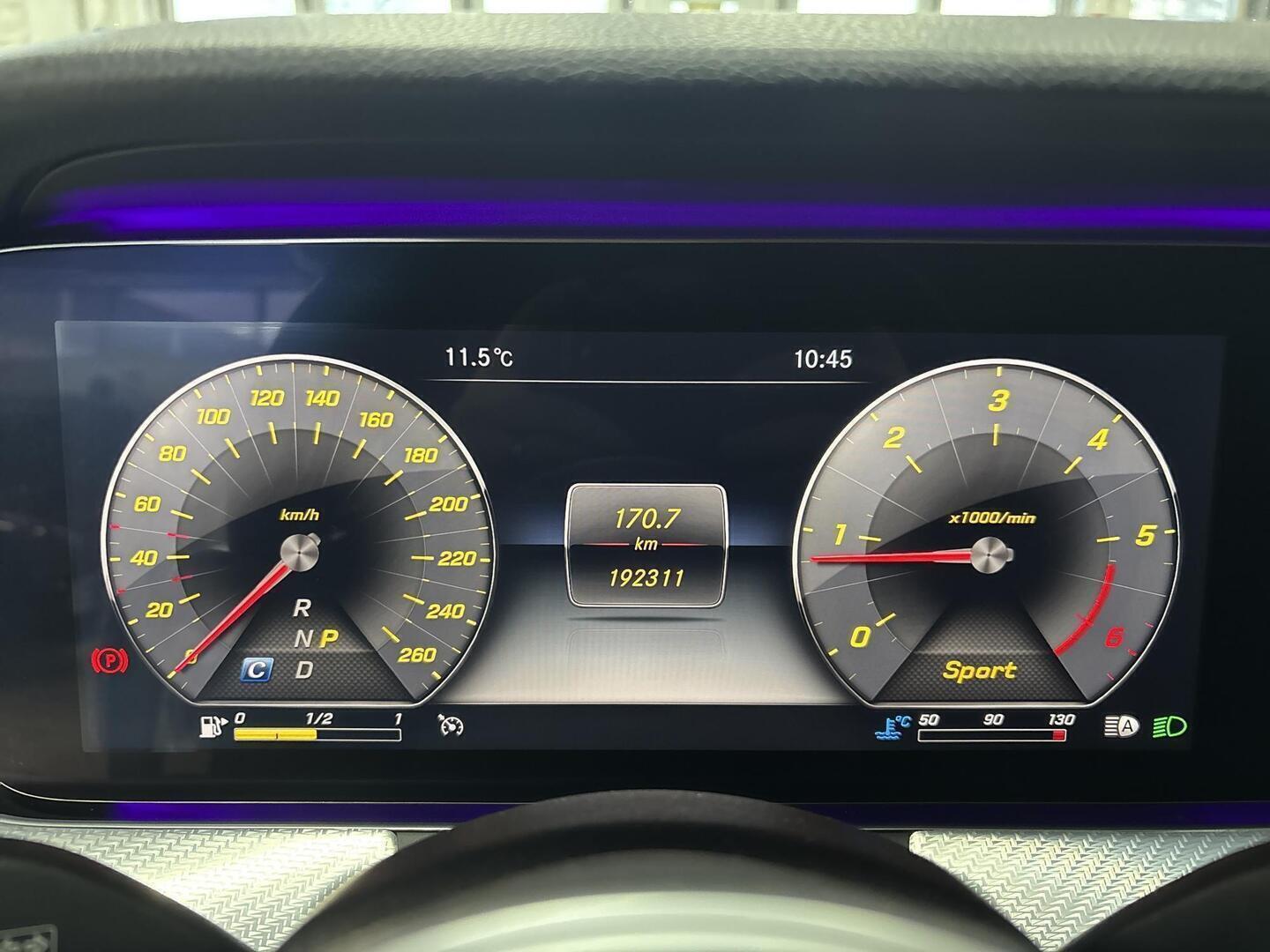 MERCEDES-BENZ E 2019